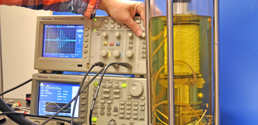 Triaxialförsök som utförs på SGI:s Geotekniklaboratorium.